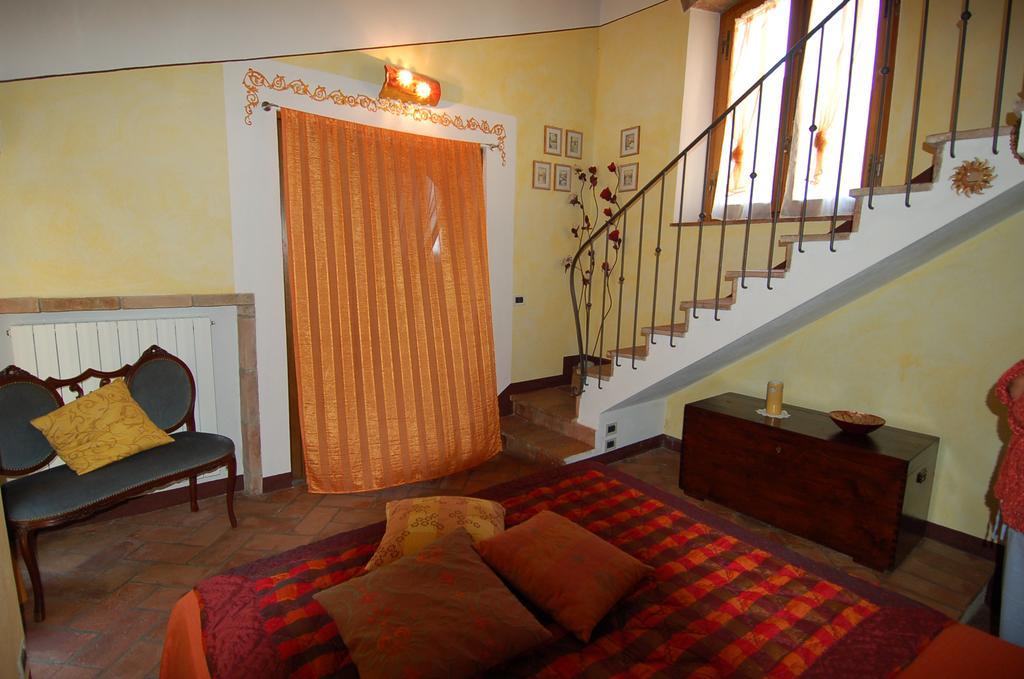 La Capanna Di Panpepato Villa Rosia Room photo