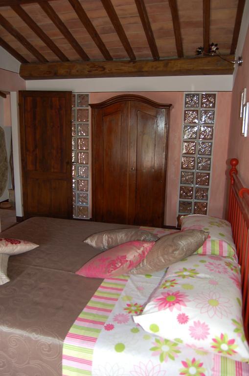 La Capanna Di Panpepato Villa Rosia Room photo