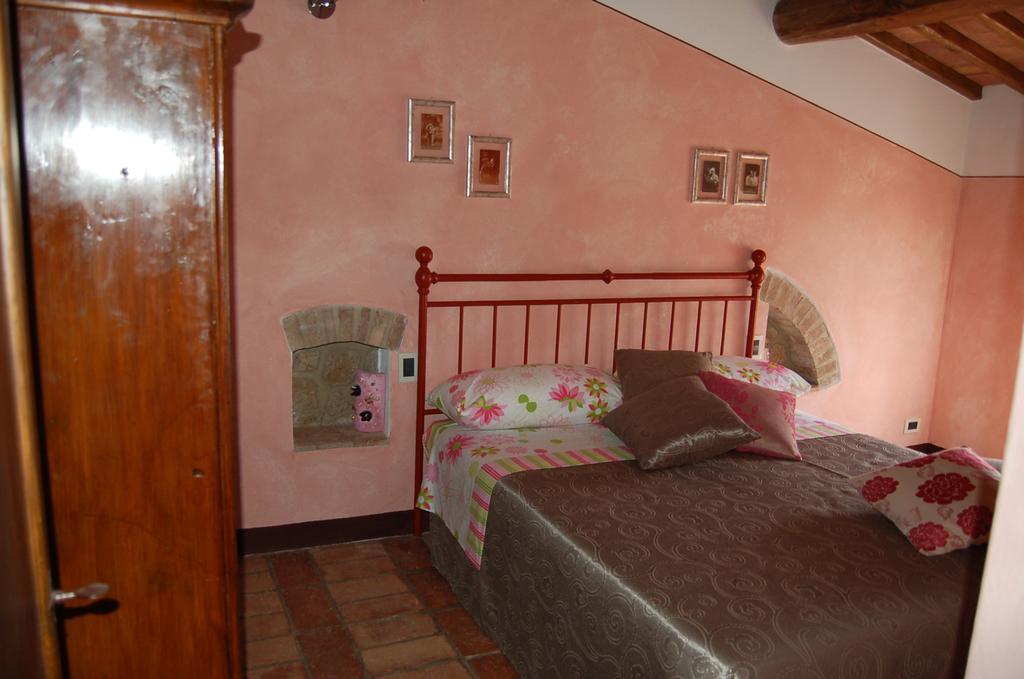 La Capanna Di Panpepato Villa Rosia Room photo